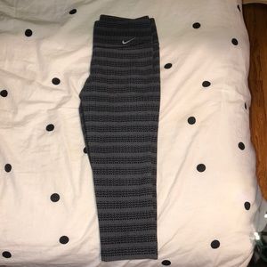 High rise Nike capri leggings